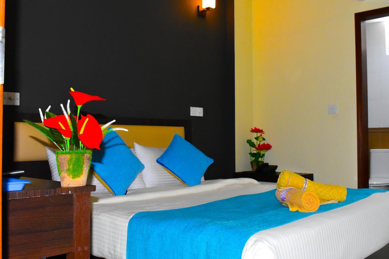 Seasunbeach Hotel Maldives Хулхумале Экстерьер фото
