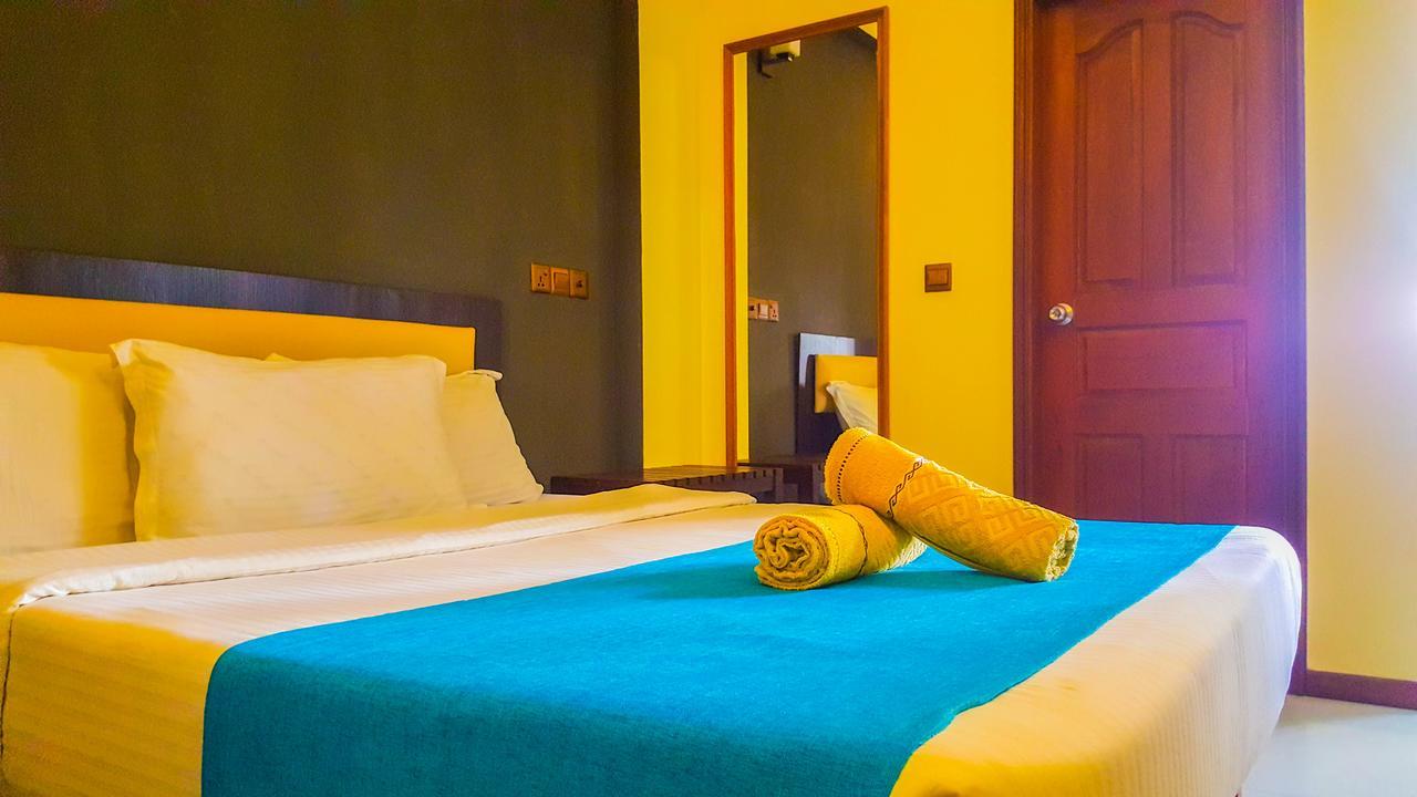 Seasunbeach Hotel Maldives Хулхумале Экстерьер фото